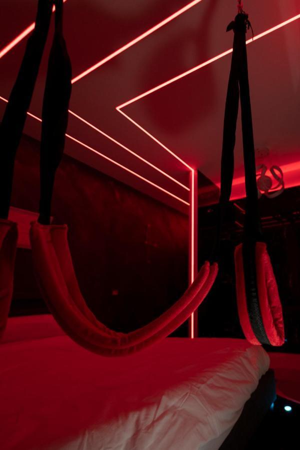 Suite Luxury Bdsm Рим Экстерьер фото