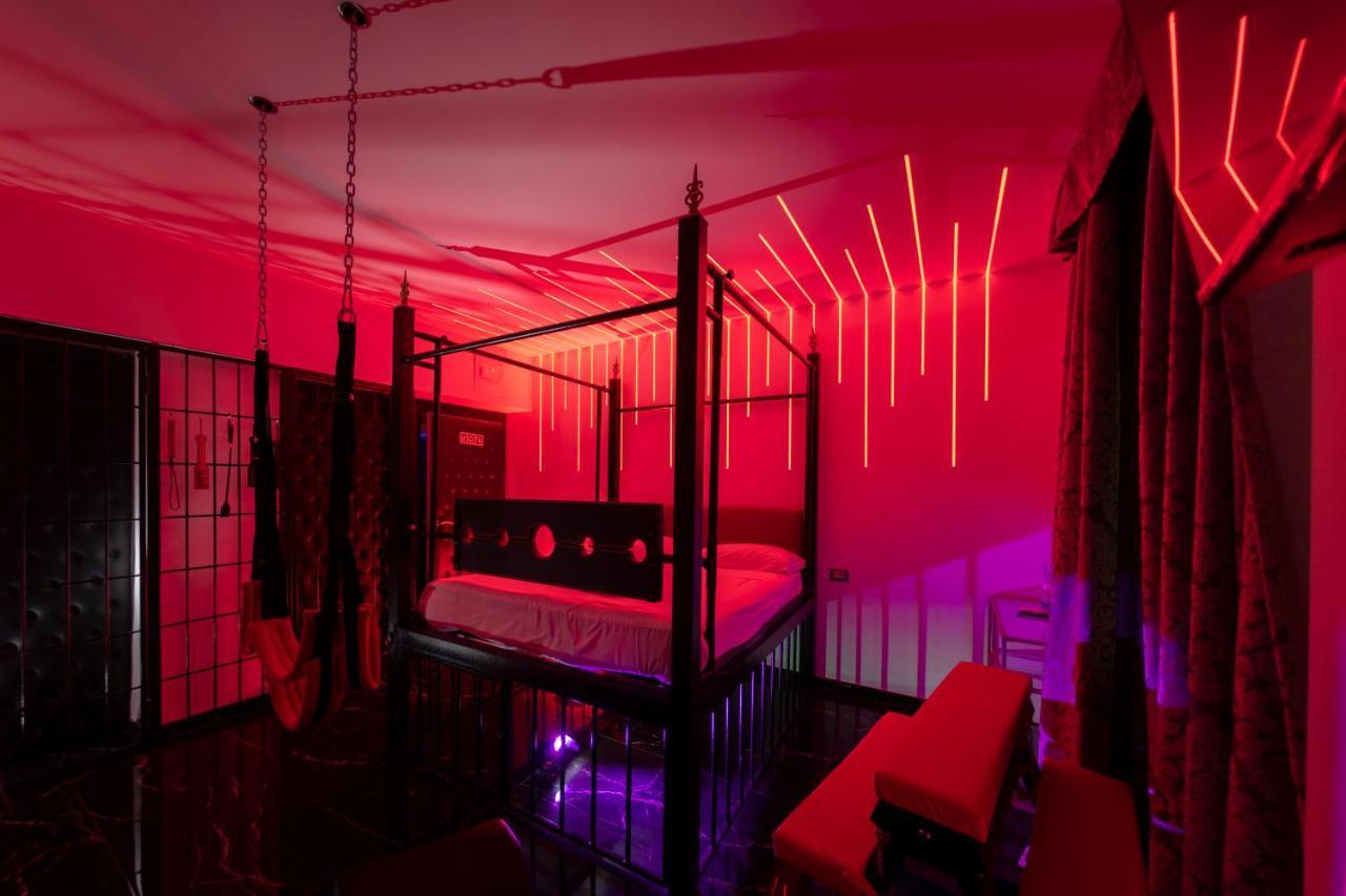 Suite Luxury Bdsm Рим Экстерьер фото