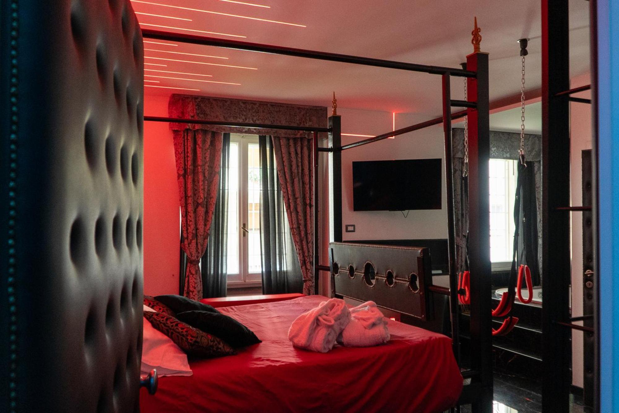 Suite Luxury Bdsm Рим Экстерьер фото