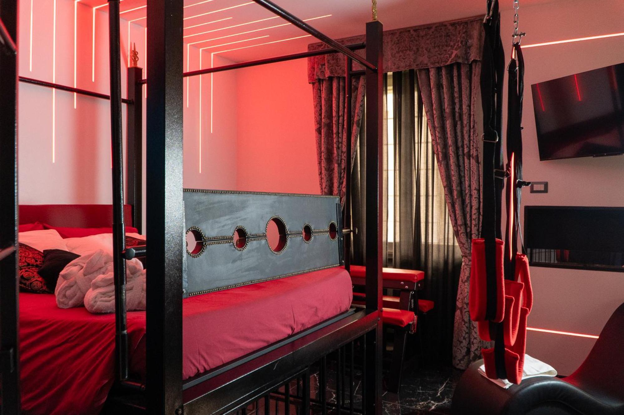 Suite Luxury Bdsm Рим Экстерьер фото