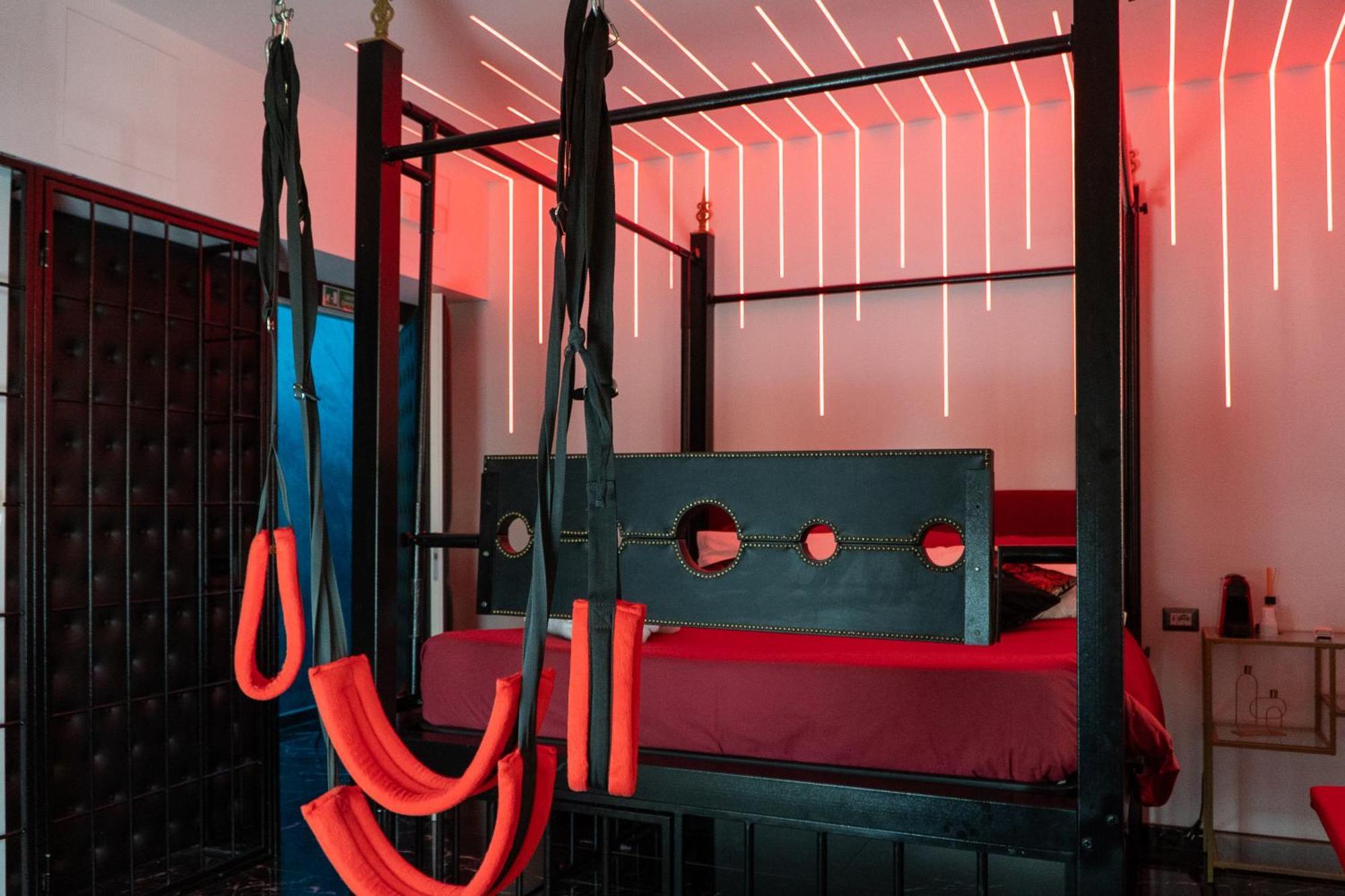 Suite Luxury Bdsm Рим Экстерьер фото