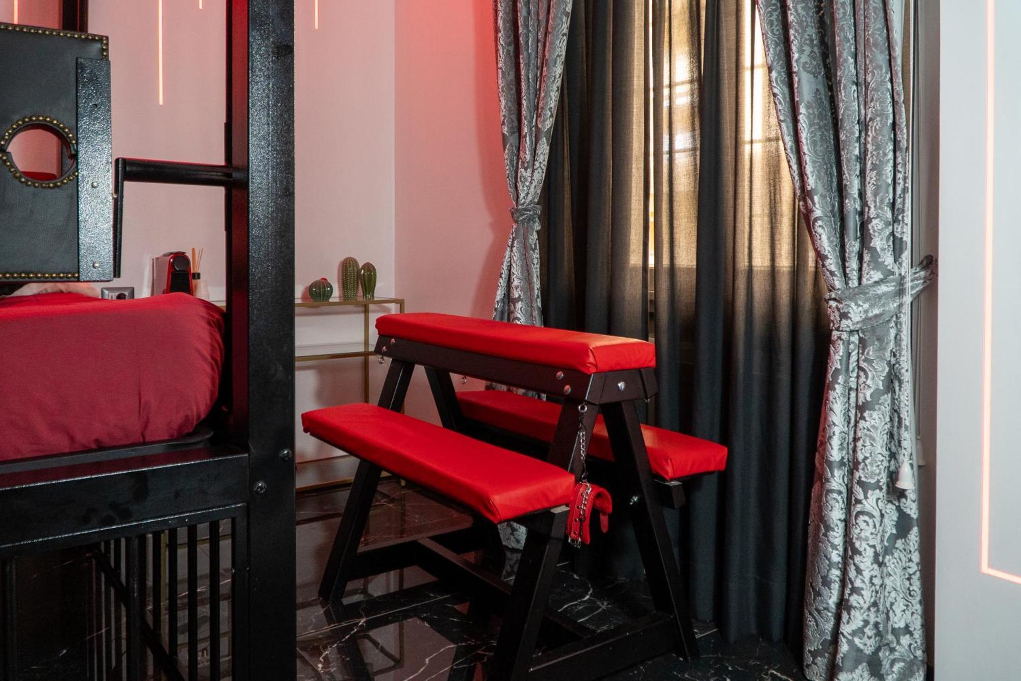 Suite Luxury Bdsm Рим Экстерьер фото