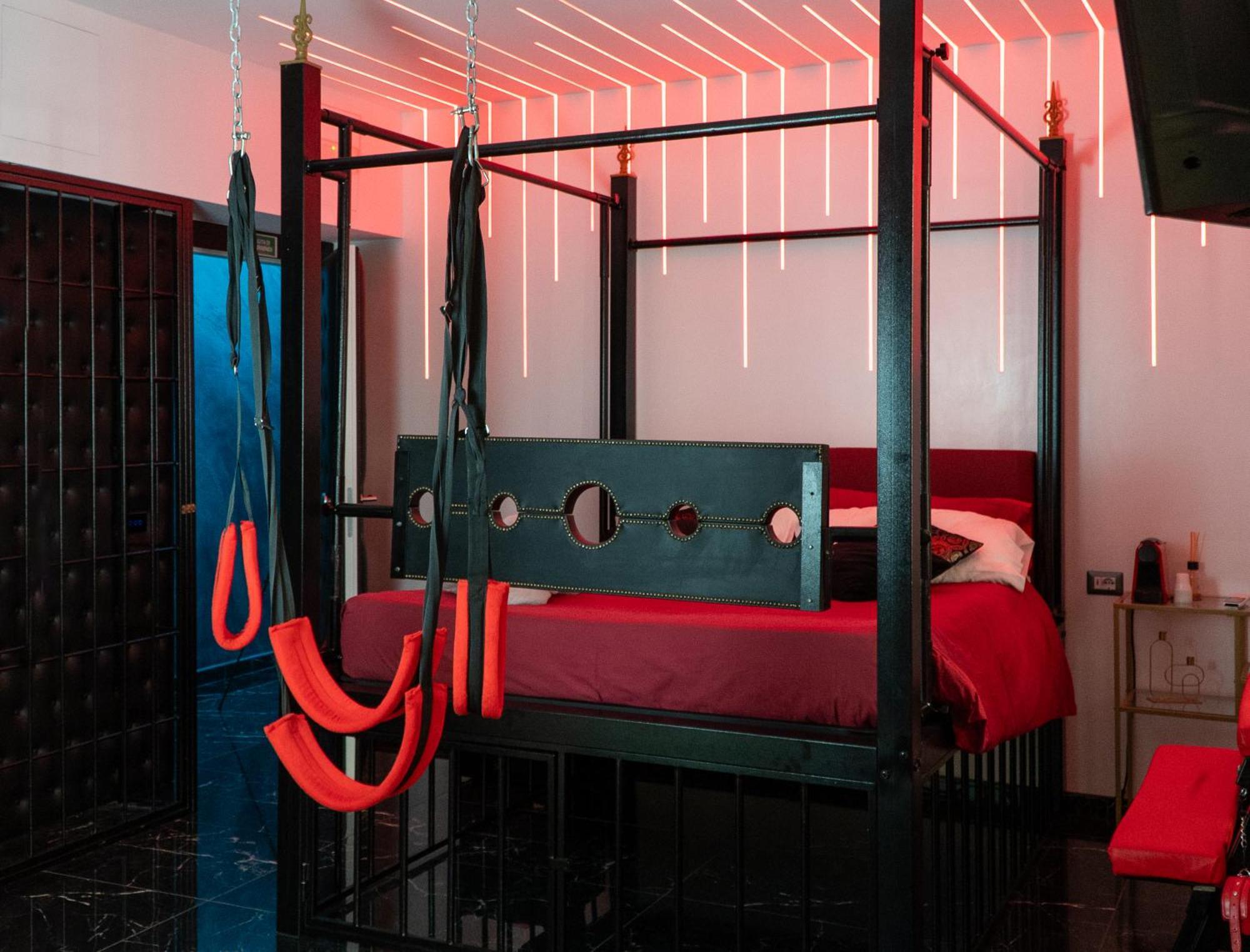 Suite Luxury Bdsm Рим Экстерьер фото
