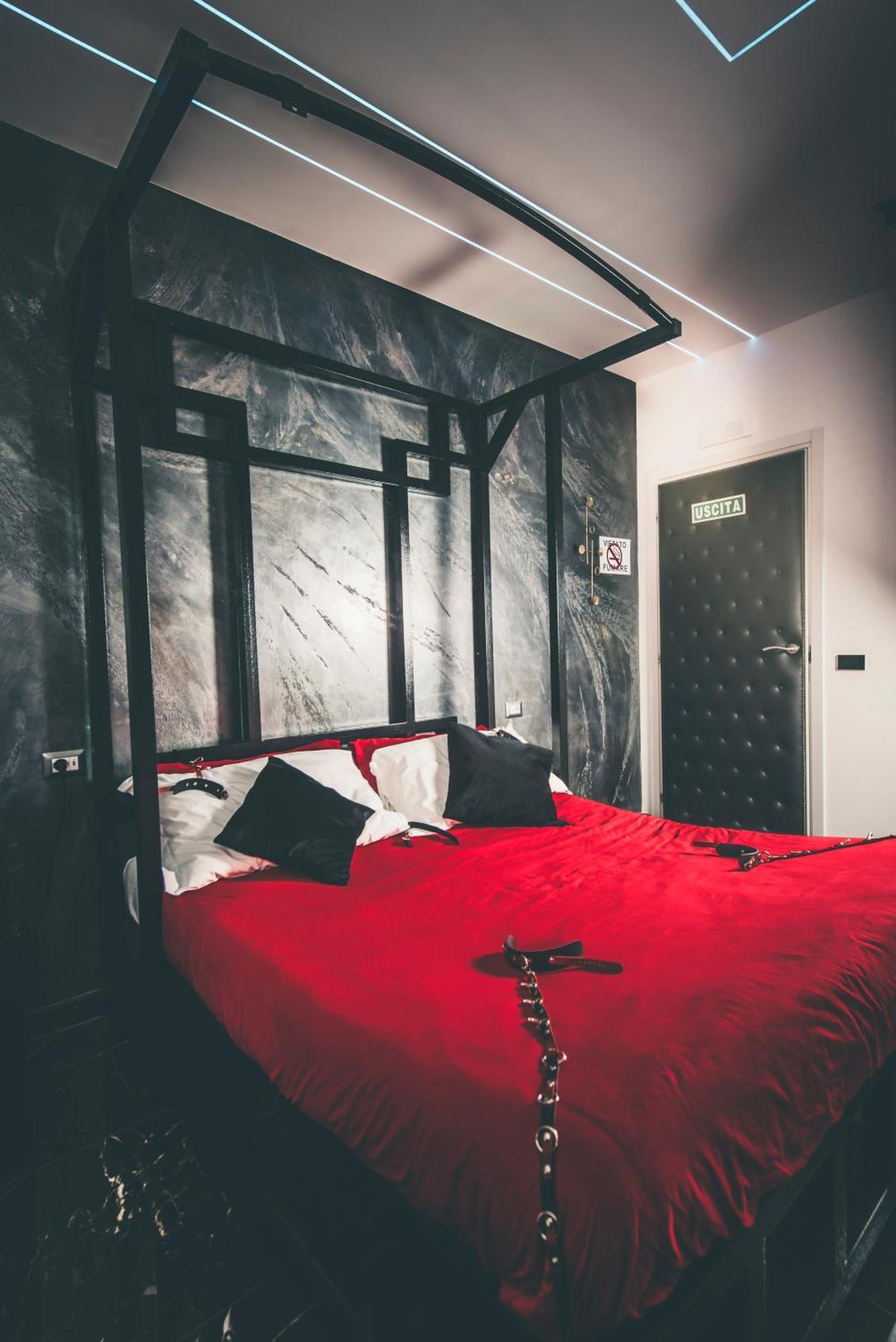 Suite Luxury Bdsm Рим Номер фото