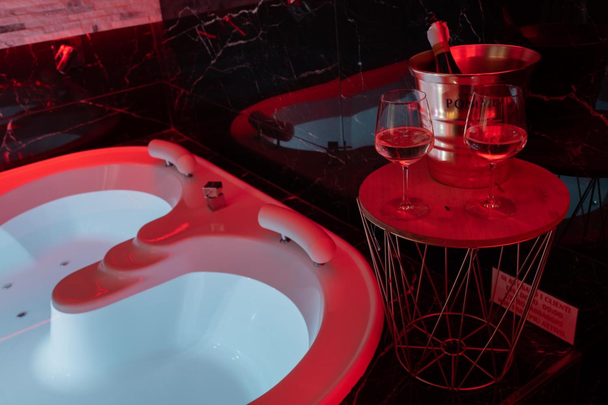 Suite Luxury Bdsm Рим Экстерьер фото