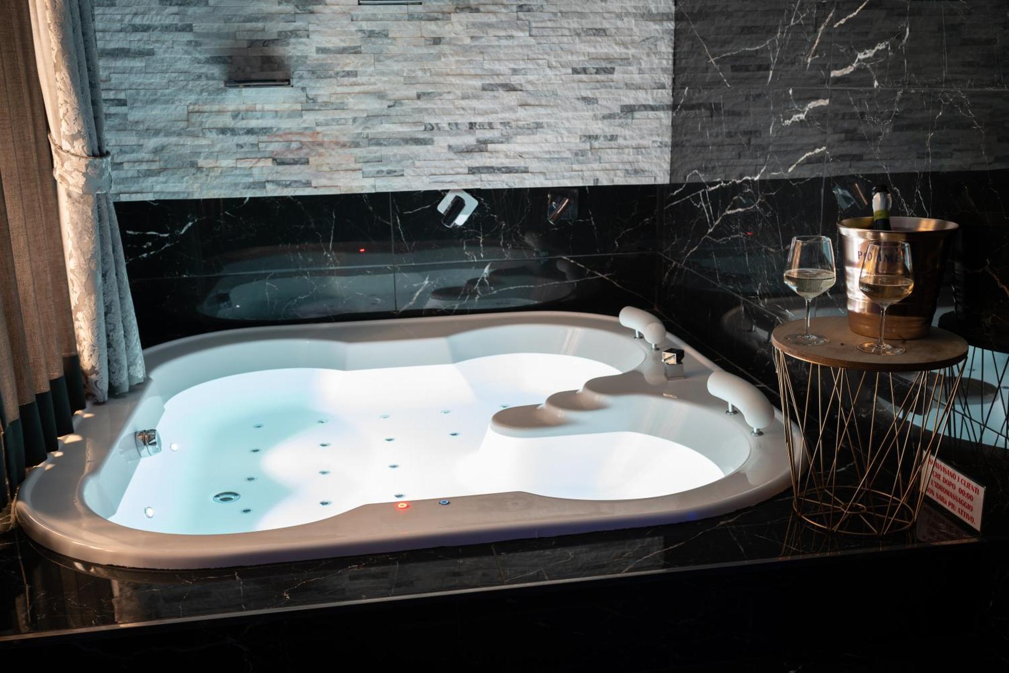 Suite Luxury Bdsm Рим Экстерьер фото